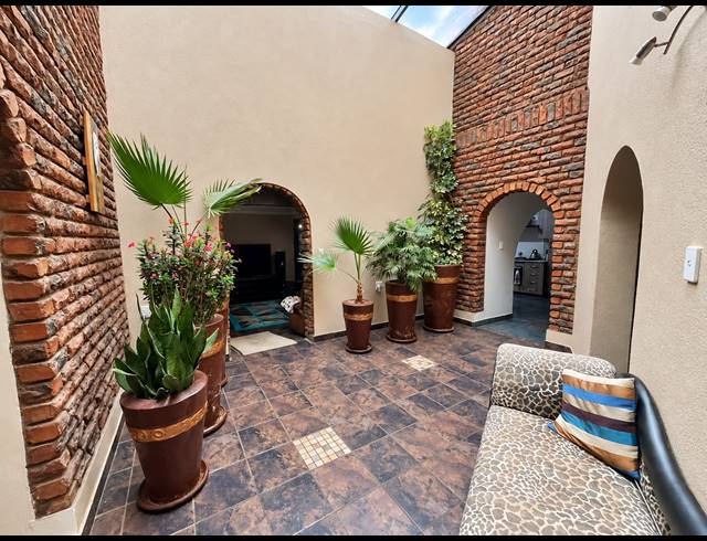 3 BEDROOM HOUSE FOR SALE IN GOLF PARK